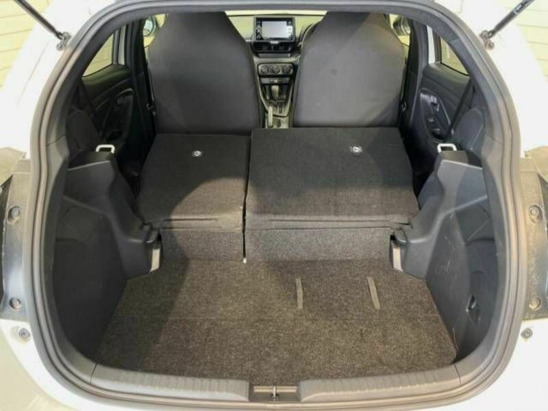 YARIS-9