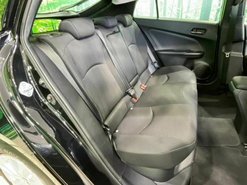 PRIUS-8