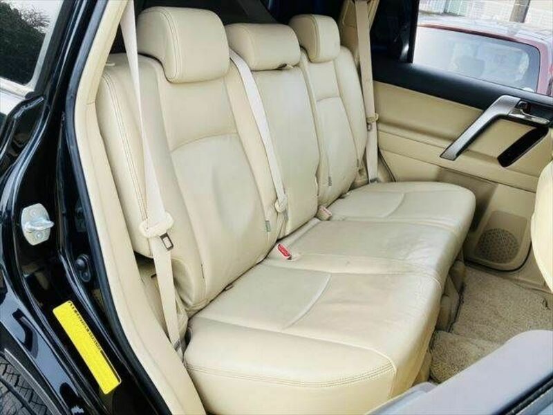 LAND CRUISER PRADO-9