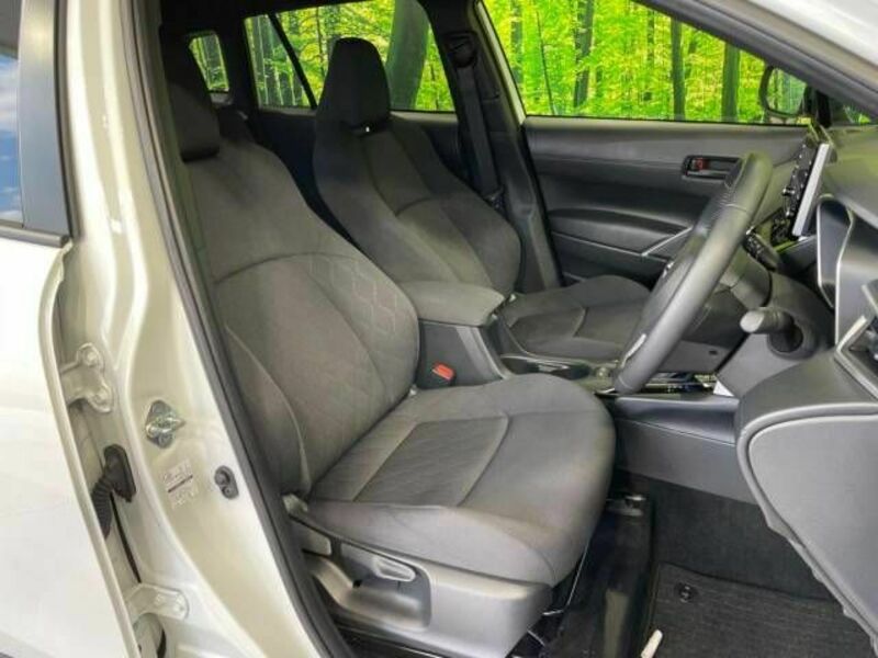 COROLLA CROSS-9