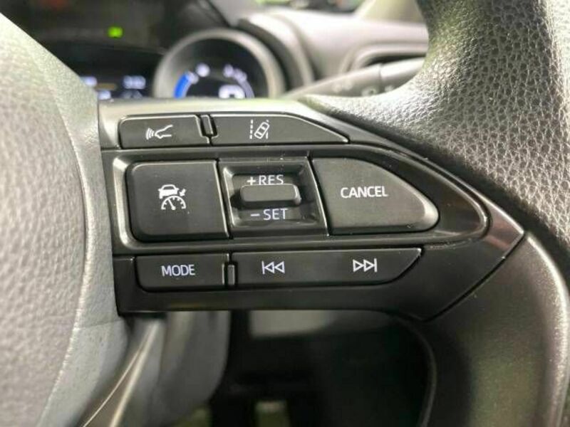 YARIS CROSS
