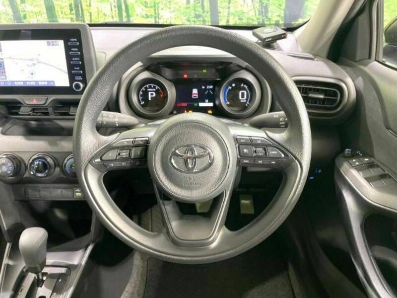 YARIS CROSS