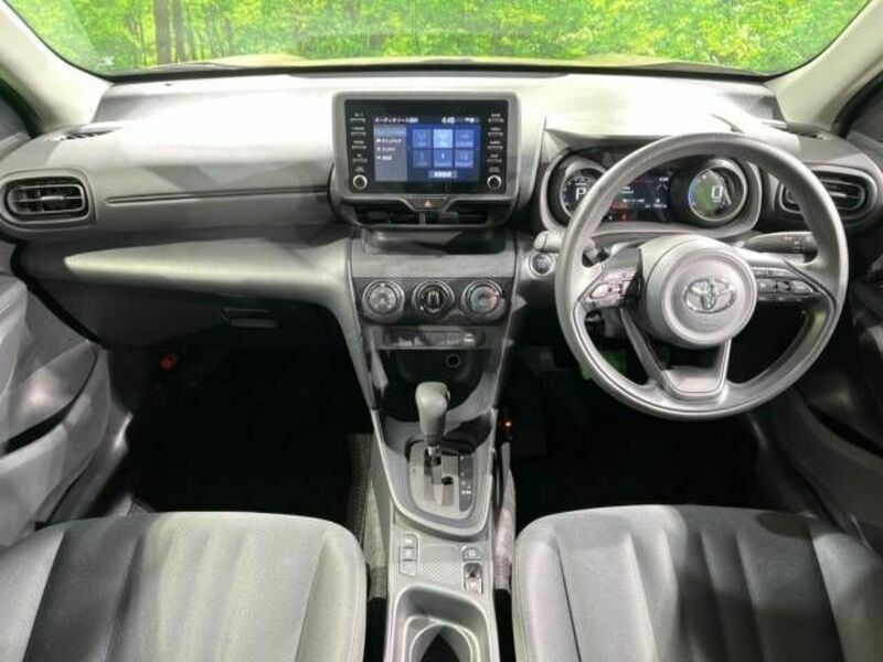 YARIS CROSS-1