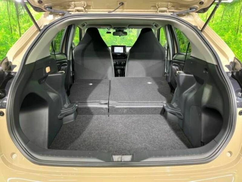 YARIS CROSS-10