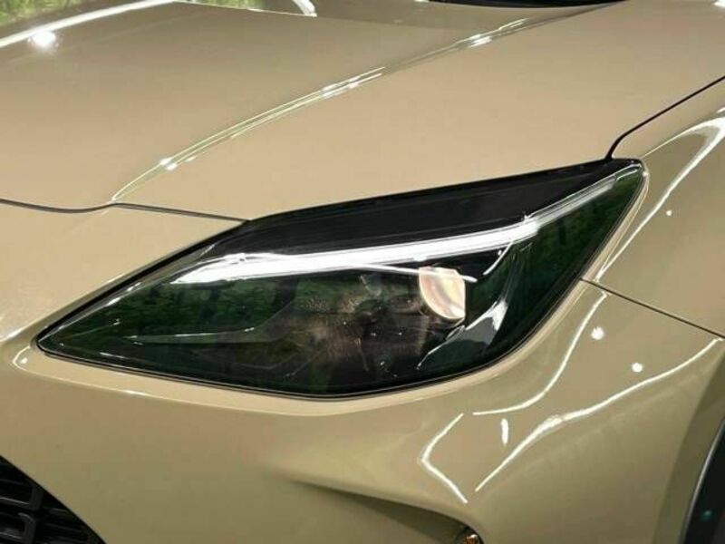 YARIS CROSS-12