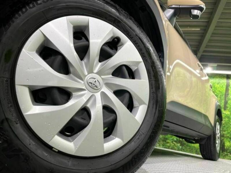 YARIS CROSS-13