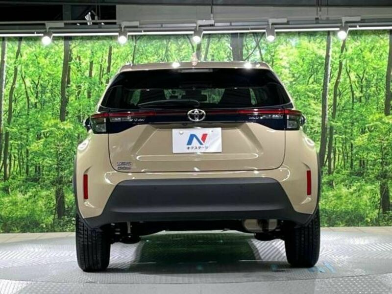 YARIS CROSS-15
