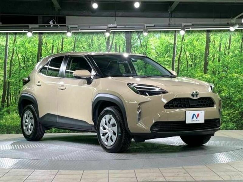 YARIS CROSS-16