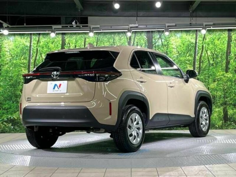 YARIS CROSS-17