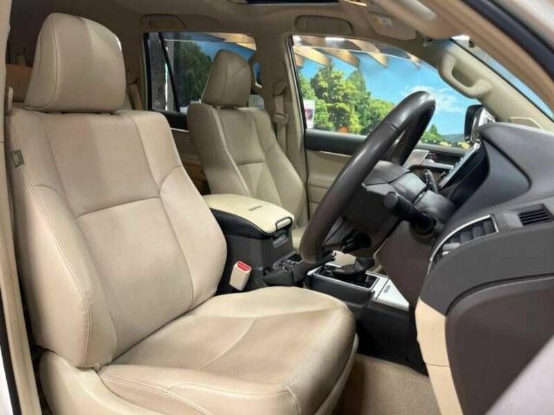 LAND CRUISER PRADO-7