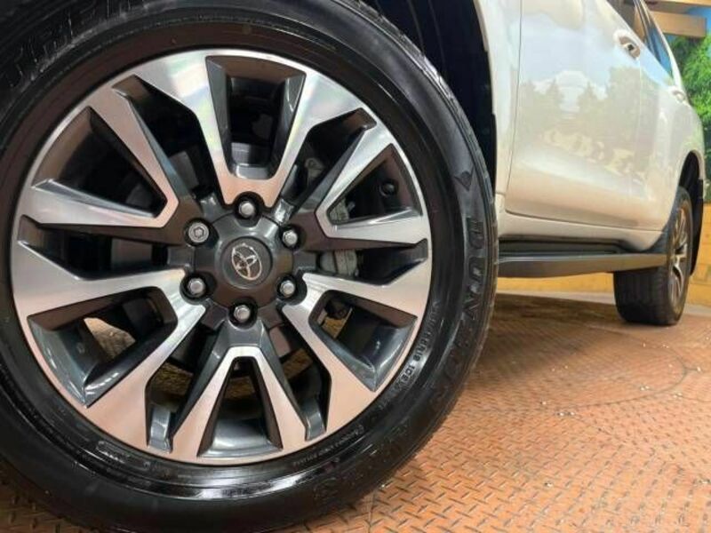 LAND CRUISER PRADO-12