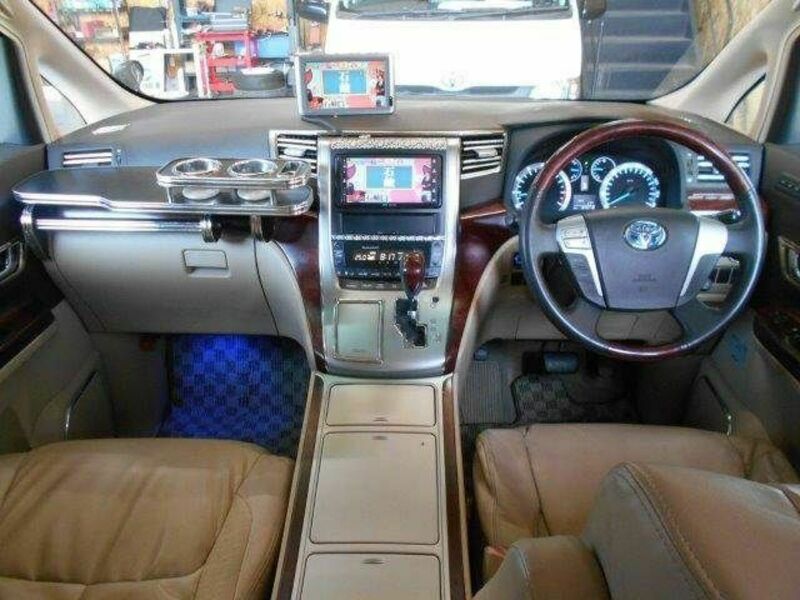VELLFIRE-1