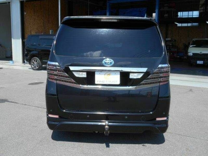 VELLFIRE-17