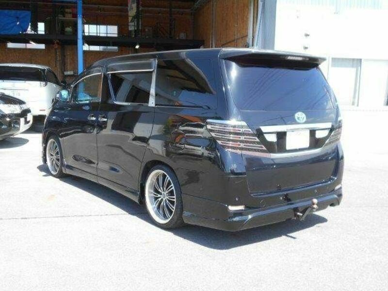 VELLFIRE-18