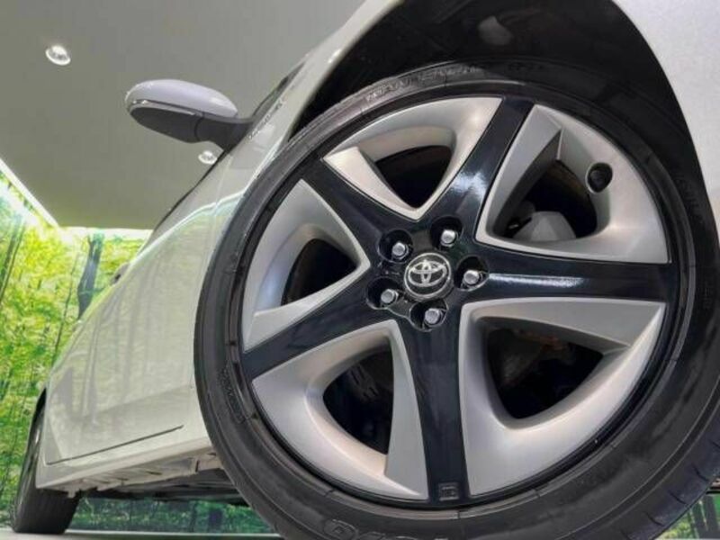PRIUS-11