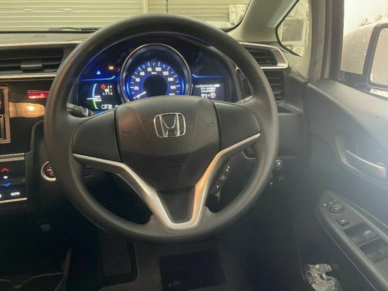 FIT HYBRID-17