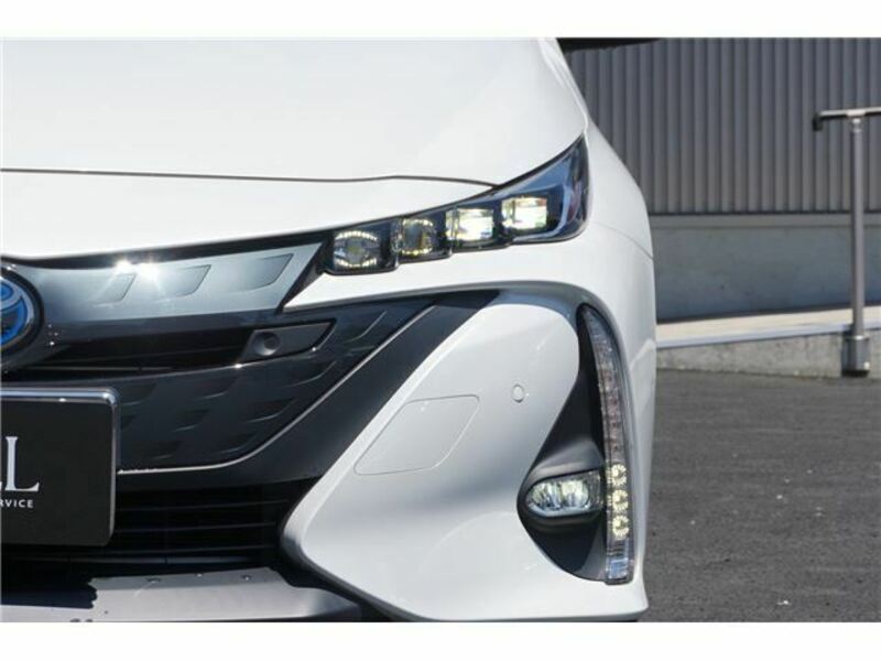 PRIUS PHV-6