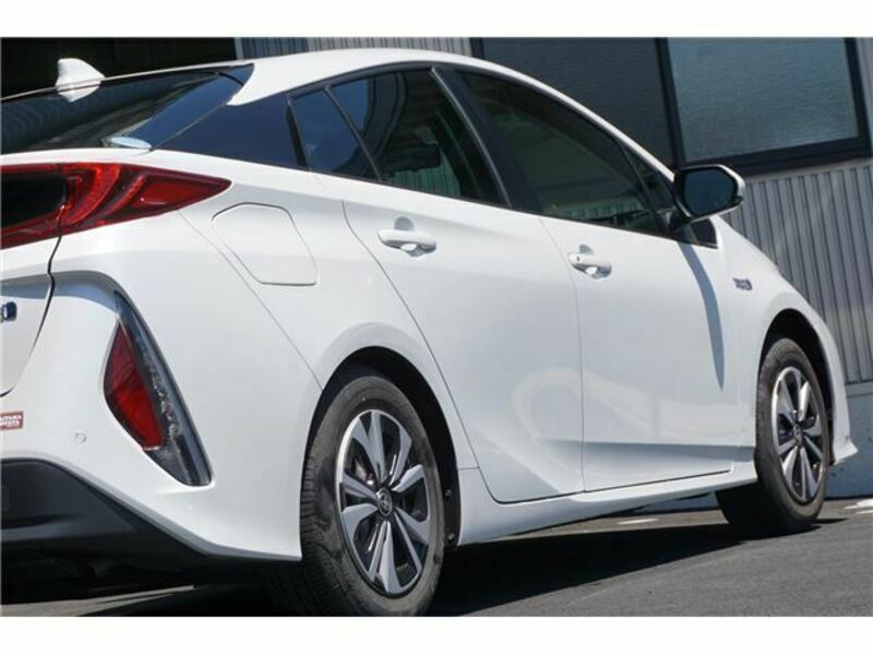 PRIUS PHV-11