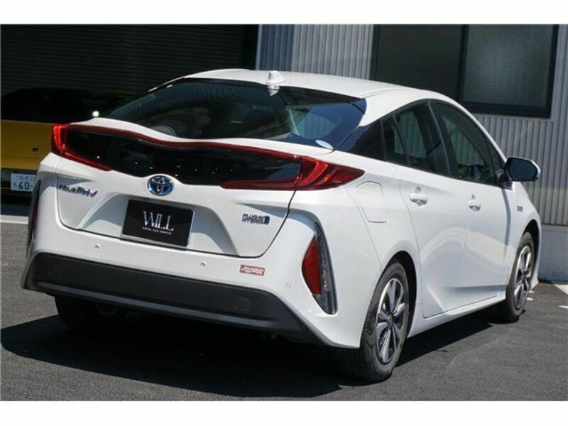 PRIUS PHV-13