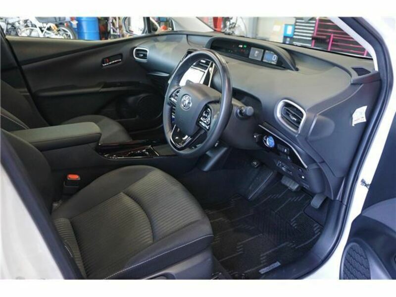 PRIUS PHV-22