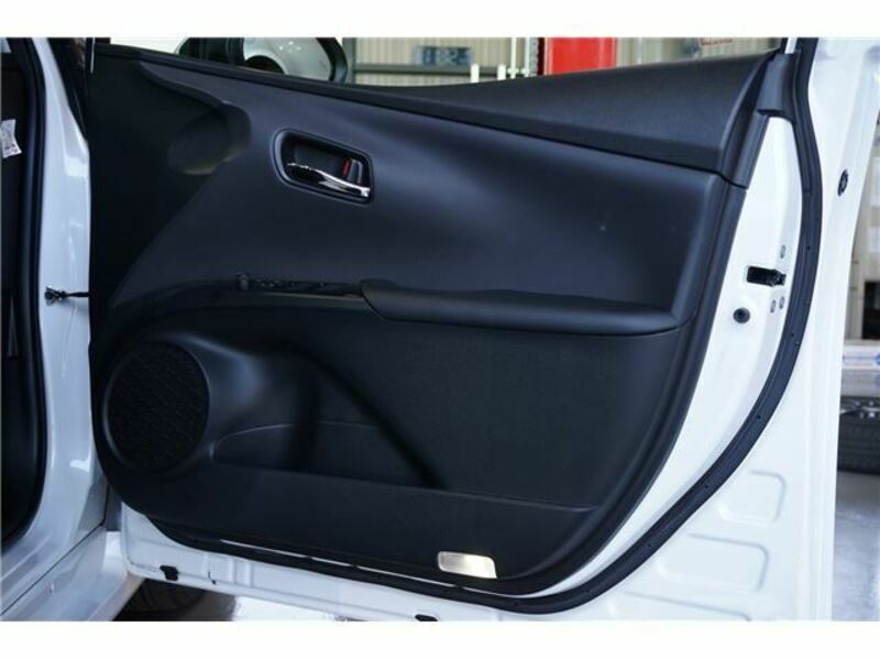 PRIUS PHV-24