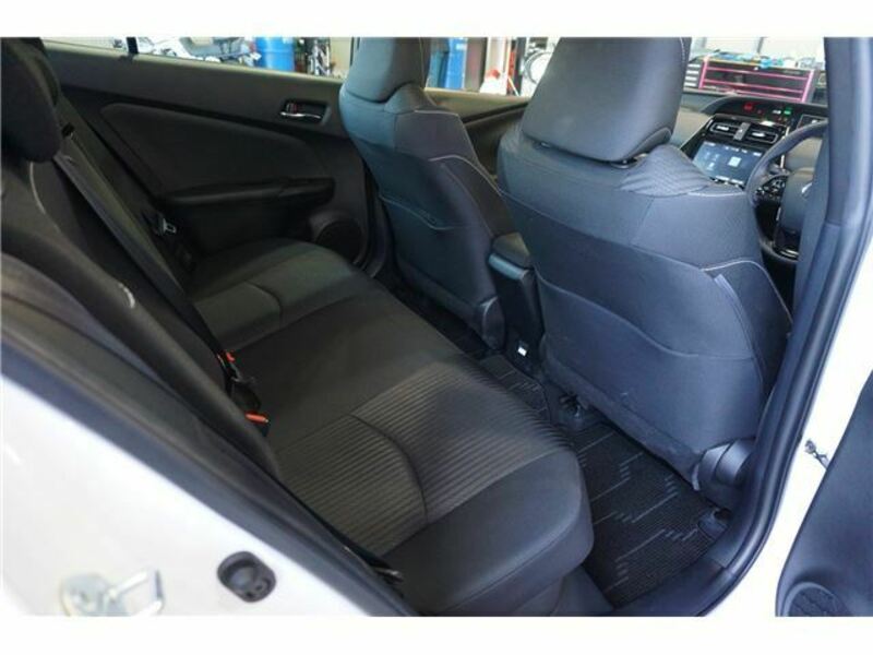 PRIUS PHV-41