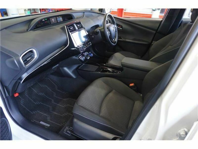 PRIUS PHV-46
