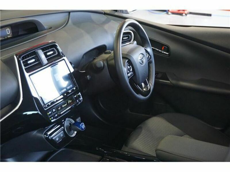 PRIUS PHV-48