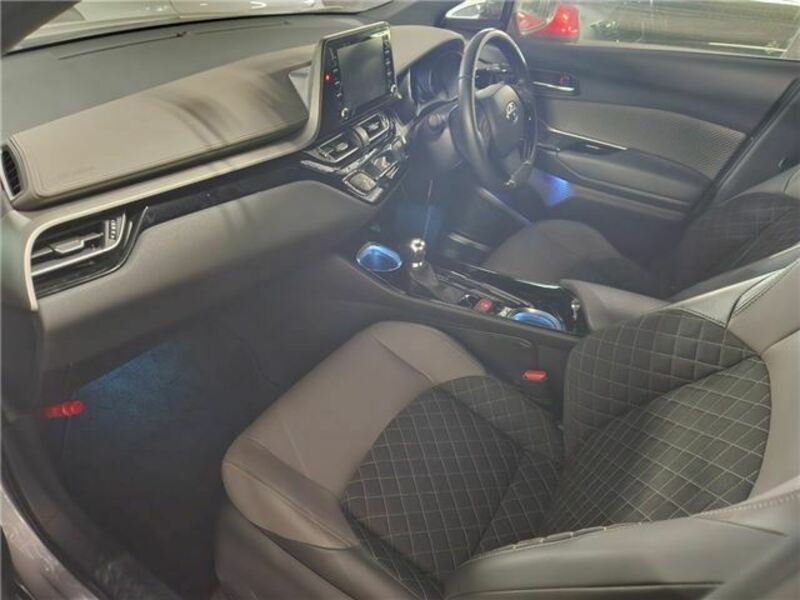 C-HR-7