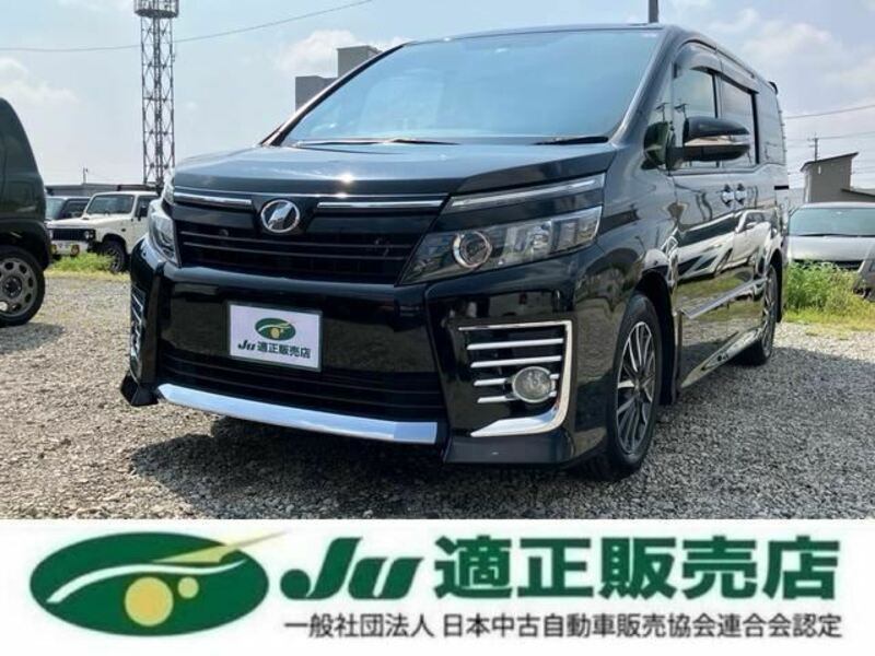 TOYOTA VOXY