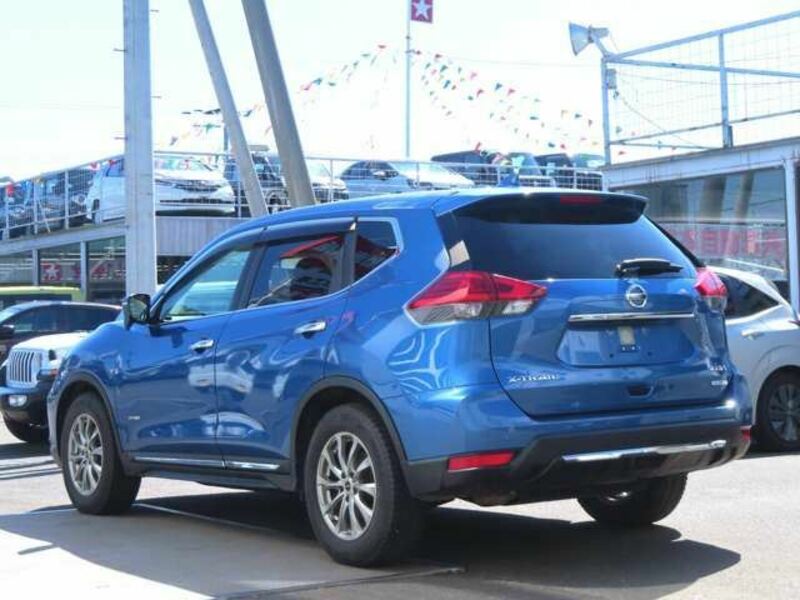 X-TRAIL
