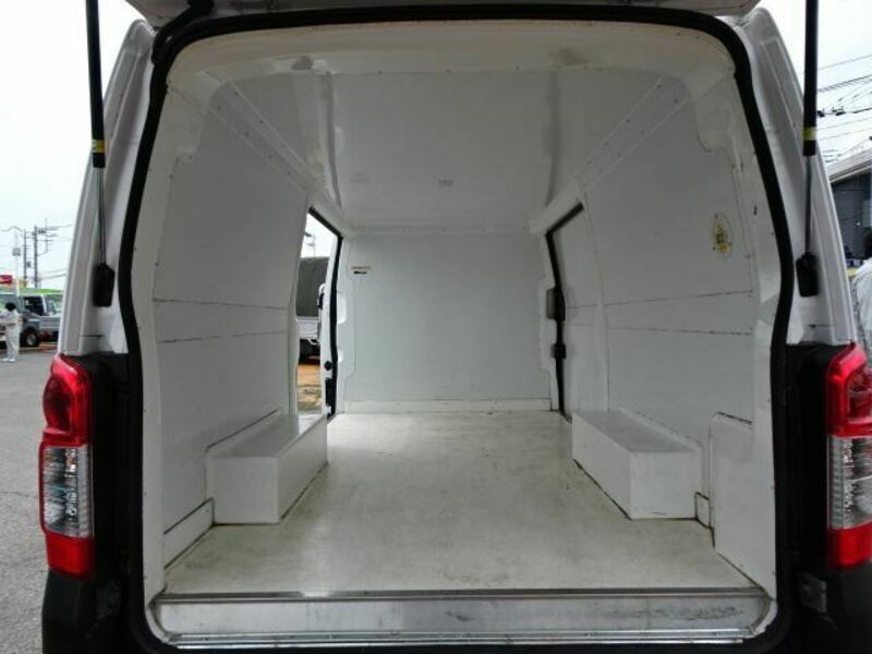 CARAVAN VAN