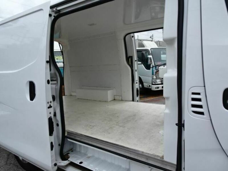 CARAVAN VAN