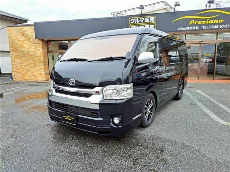 TOYOTA HIACE