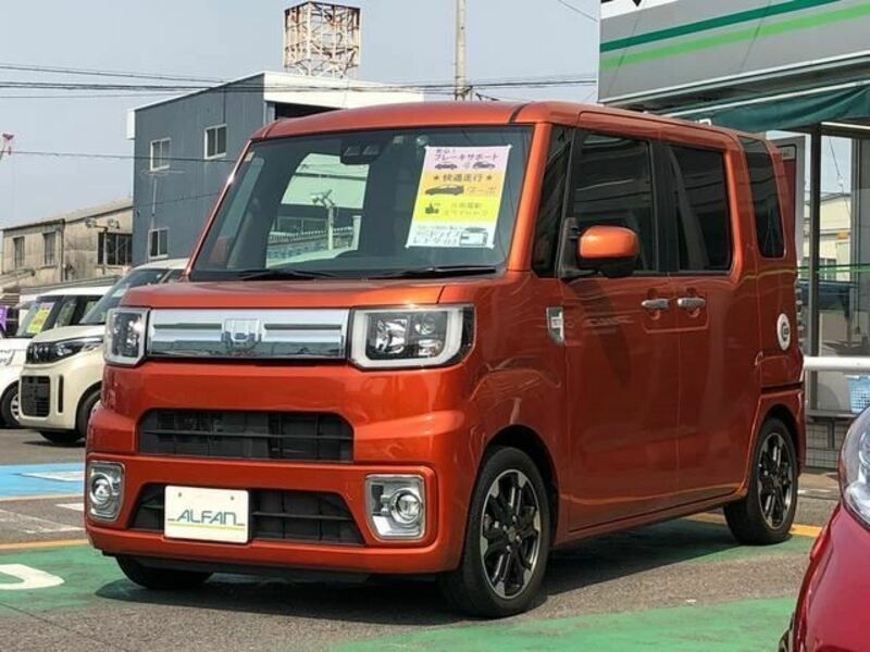 DAIHATSU WAKE