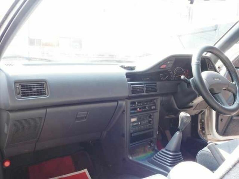 COROLLA LEVIN
