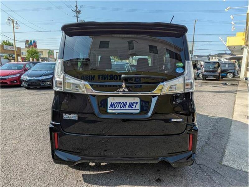 DELICA D2