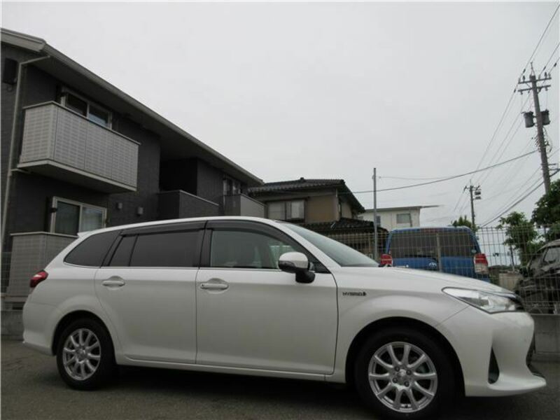 COROLLA FIELDER