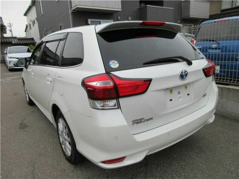 COROLLA FIELDER
