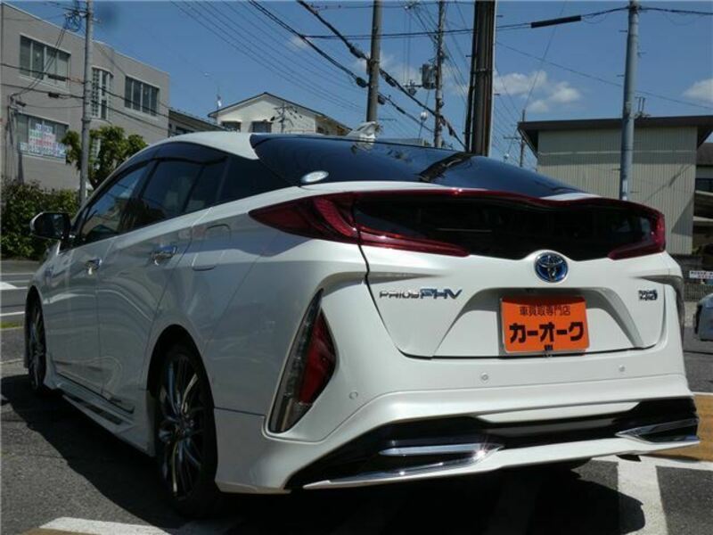 PRIUS PHV