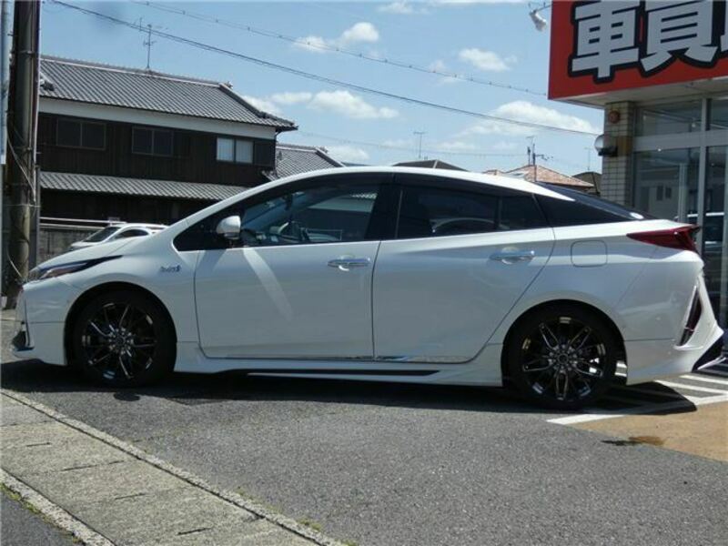 PRIUS PHV