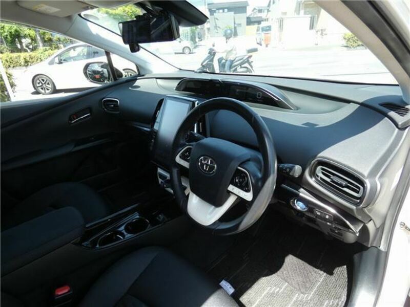 PRIUS PHV