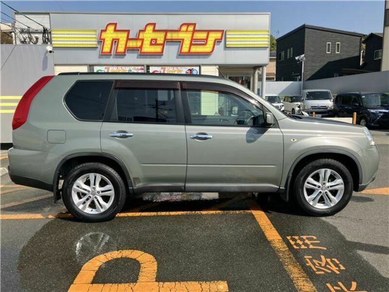 X-TRAIL