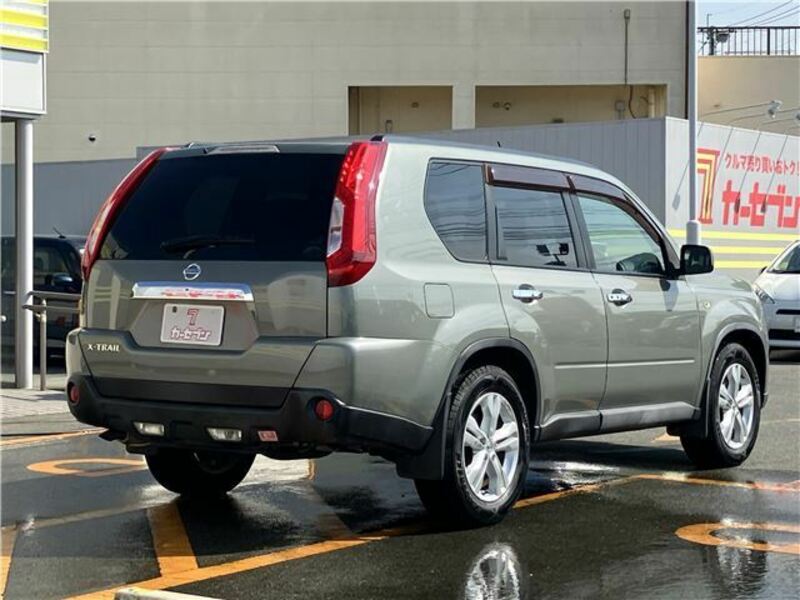 X-TRAIL