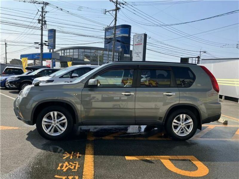 X-TRAIL
