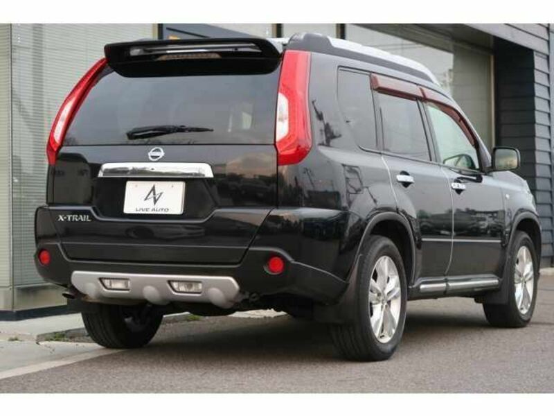 X-TRAIL
