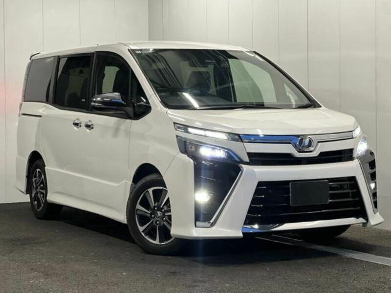 TOYOTA　VOXY