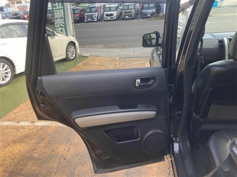 X-TRAIL-25