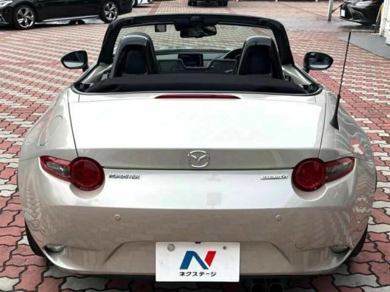ROADSTER