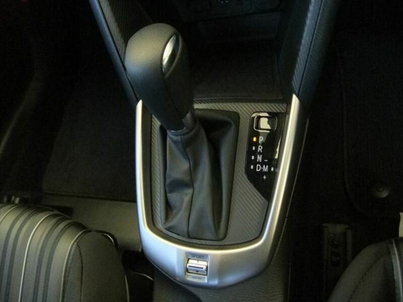 MAZDA2-11